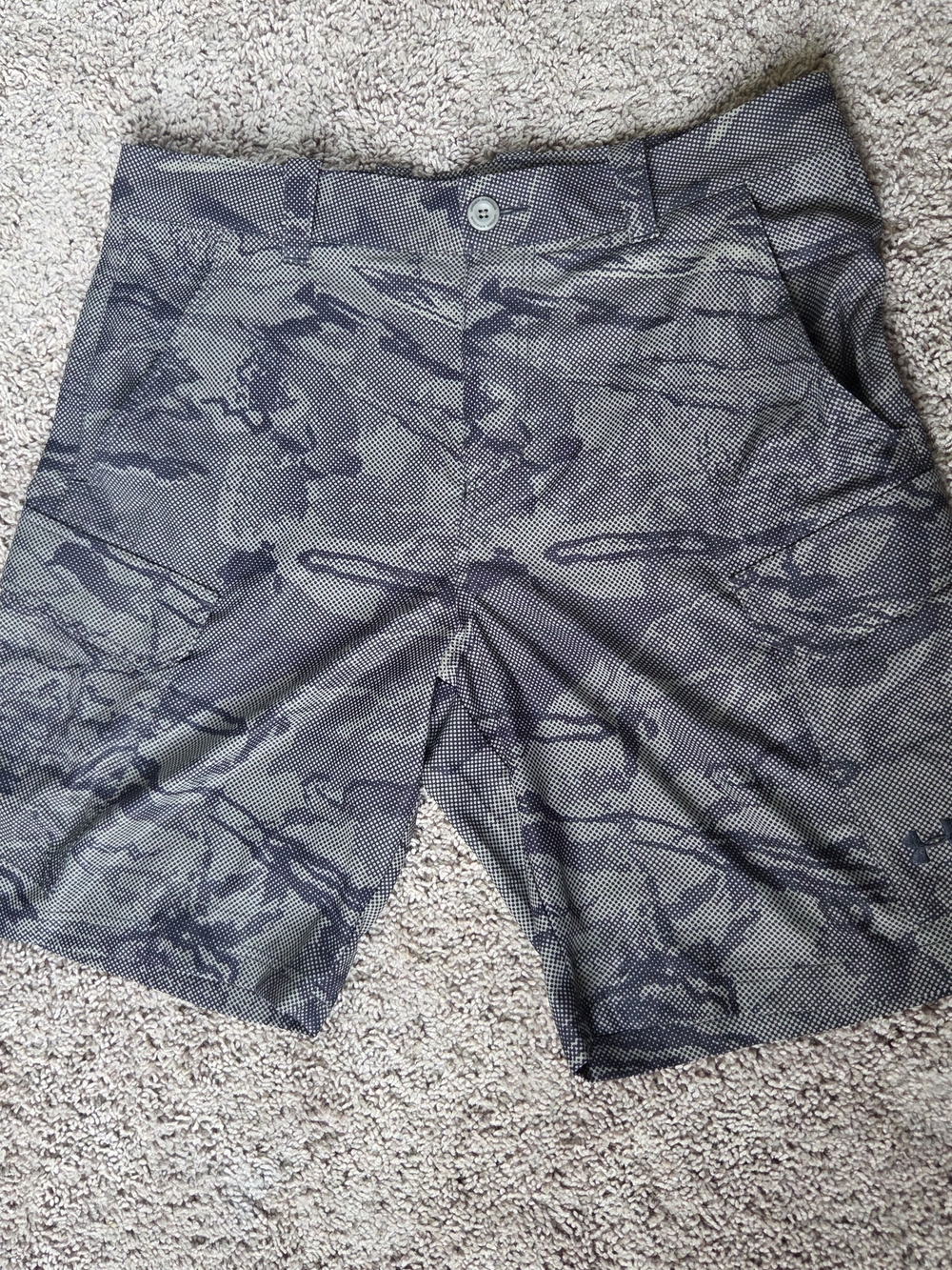 Under Armour Men's Gray Camouflage Performance Shorts